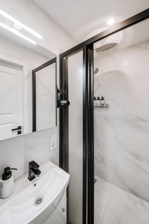 Stylish Apartment In Zverynas 维尔纽斯 外观 照片